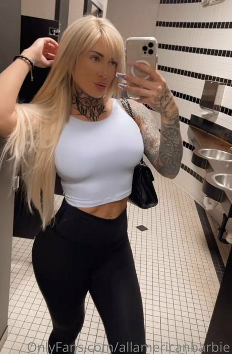 Christina Savoyy haut de star du porno images