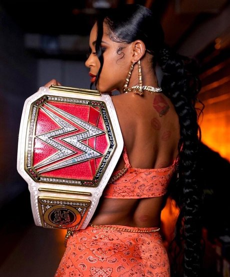 Bianca Belair modèle adulte photos