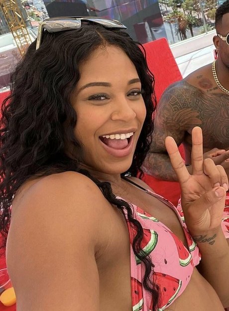 Bianca Belair mannequin des photos