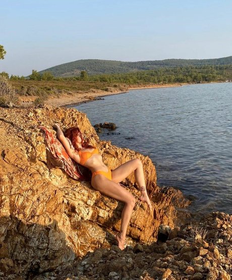 Dixowho actrice de nus galeries