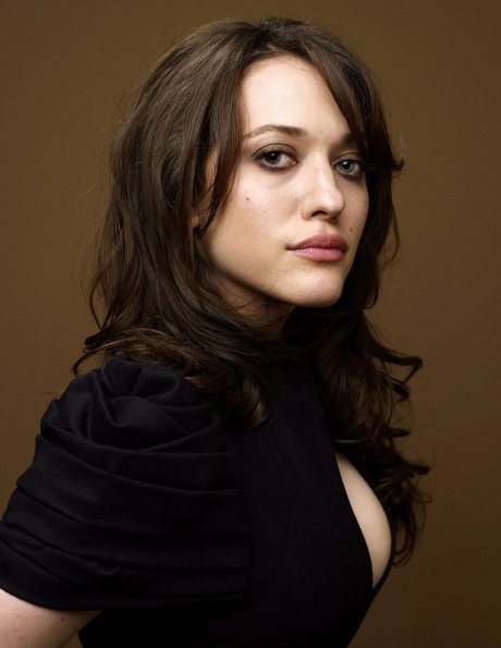 Kat Dennings art star du porno photo