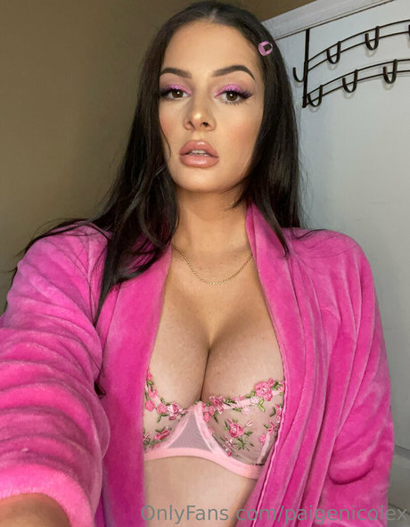 Paige Novaro mannequin images