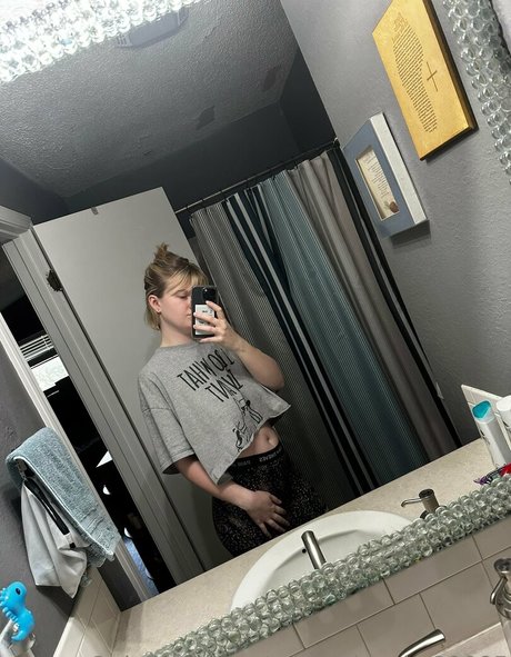 midnight sky80085 modèle pornographique archive