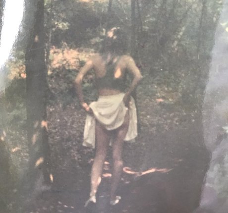 Corrinne Wicks actrice sexy img