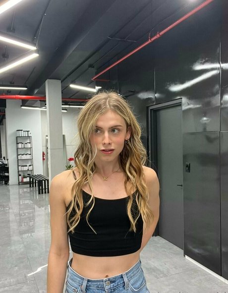 cooltransgirl actrice artistique collection