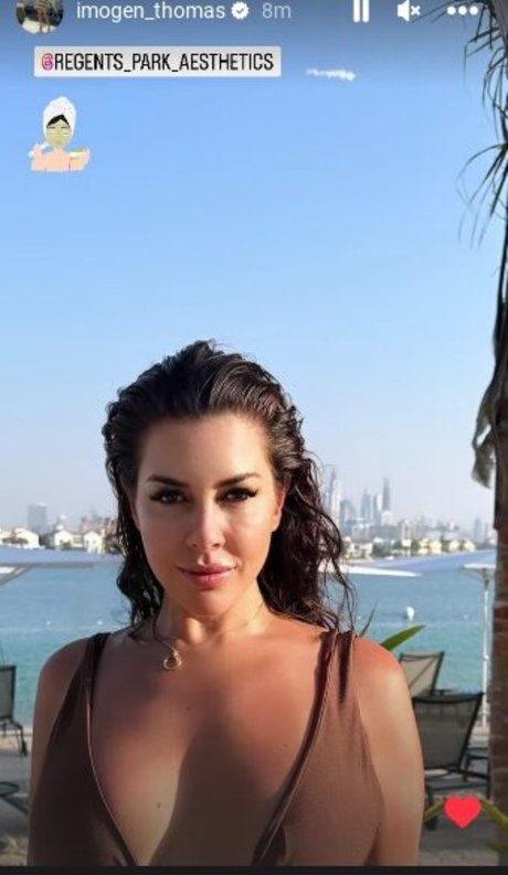 Imogen Thomas modèle pornographique galerie