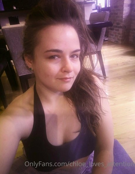 chloe loves attention actrice de sexe collection
