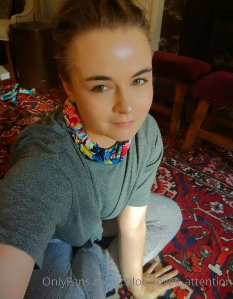 chloe loves attention star du porno chaud img