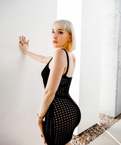 Harley Quinn Smith modèle pornographique collection