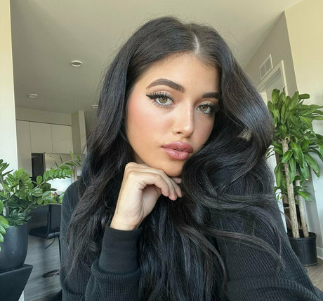 Daraanjelika jolie étoile photo