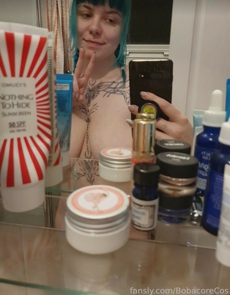 BobacoreCos actrice artistique photo