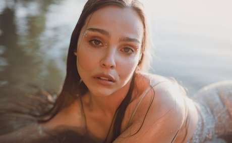 Kamochi ASMR star du porno adulte photos