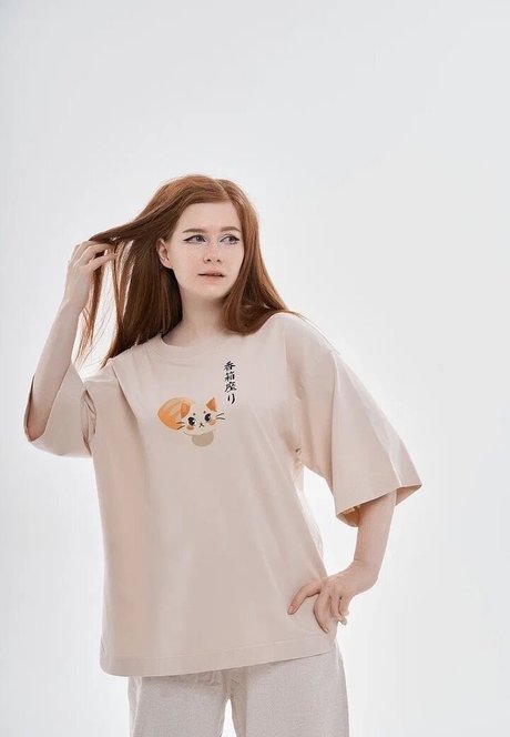 Likeassassin haut modèle des photos