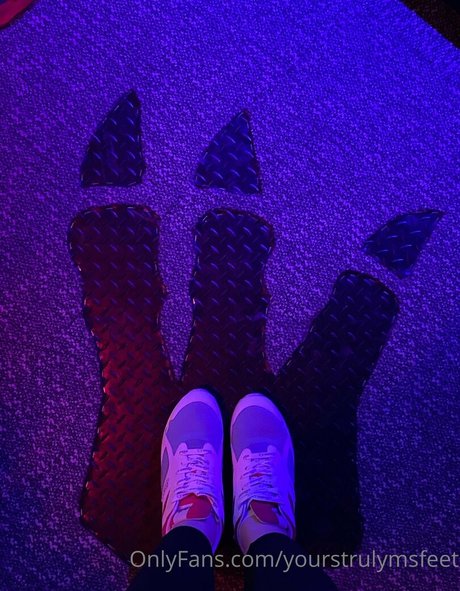 yourstrulymsfeet actrice xxx img