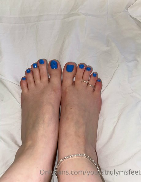 yourstrulymsfeet actrice érotique images