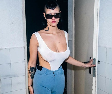 Terese Aguado étoile nue images