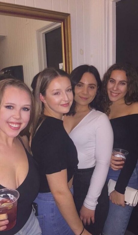 Emily Kyte xxx star du porno galerie