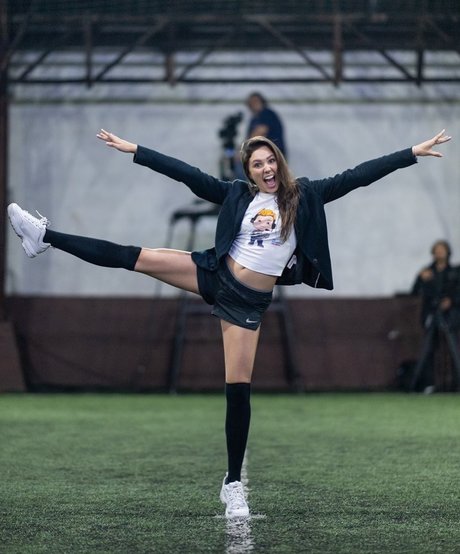 CamilotaXP modèle artistique galeries