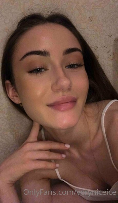 veryniceice actrice sexy photos