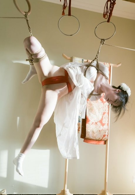 ébène courbée onlyfans joli art galerie