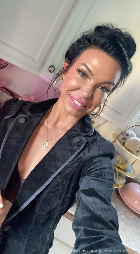 gros seins jeunes onlyfans libre nu img