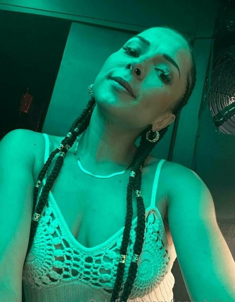 jencobriza modèle sexy img