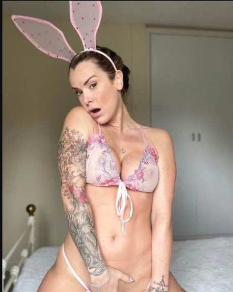 Lainey Griffin modèle nu galeries