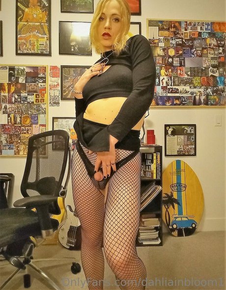 meddleblooms actrice sexy images