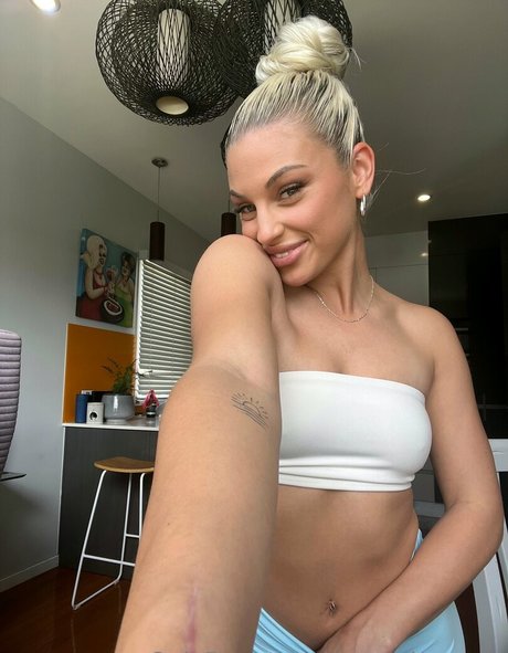 Desree Barnes haut étoile archive