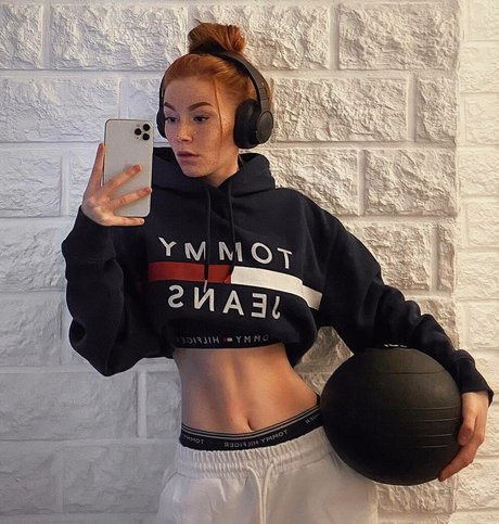 Larissa Opitz étoile érotique photo