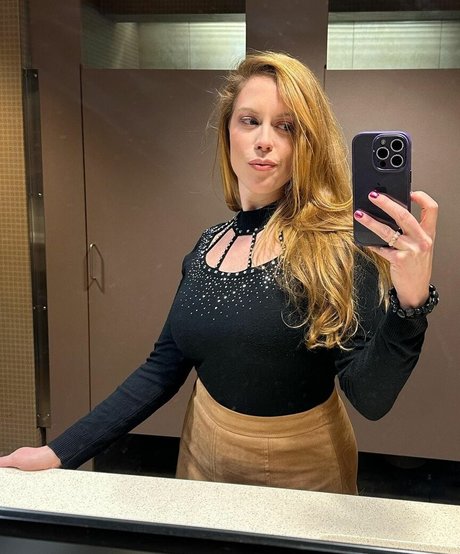 Chrissie Mayr modèle sexy galerie