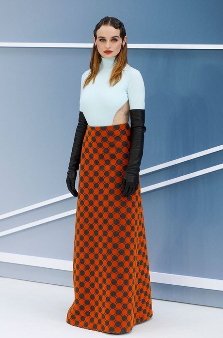 Joey King star du porno adulte img