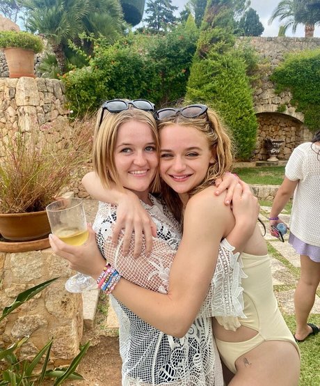 Joey King star du porno image