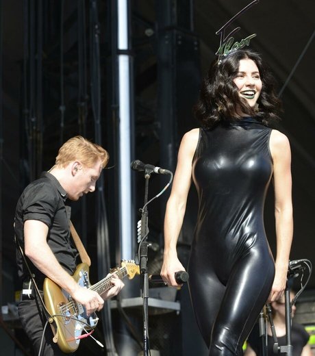 Marina Diamandis modèle sympa photo