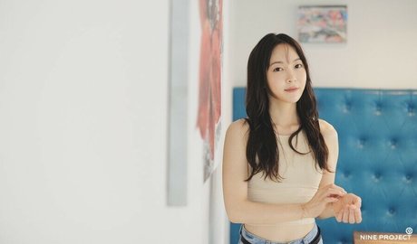 Eunzel ASMR star érotique des photos