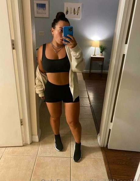 freelilthiccckk actrice exclusive des photos