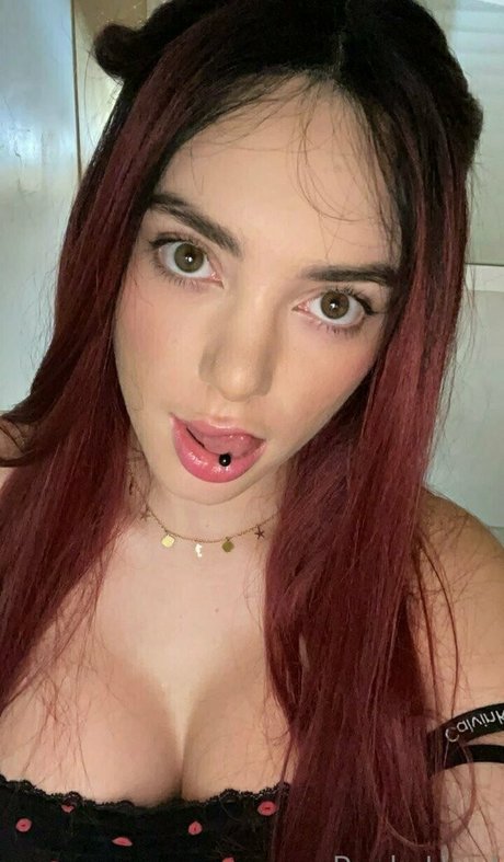 Paolahard modèle joli des photos