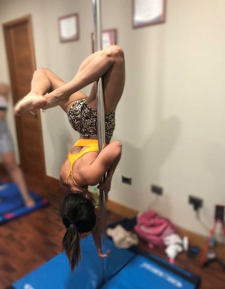 fans asiatiques mignons uniquement beaux nus photos