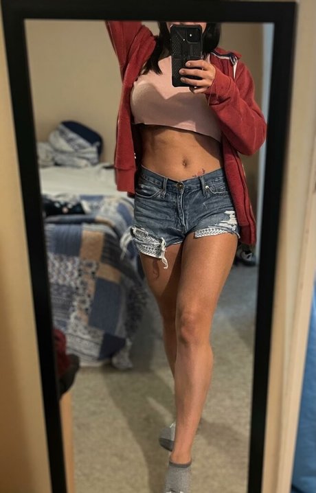 Sara Miller star du porno exclusive des photos