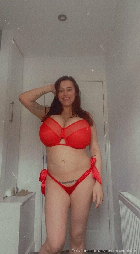 leannecrowonlyfans star du porno photo