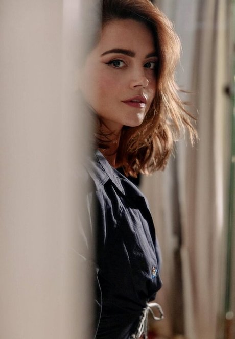 Jenna Louise Coleman belle étoile galeries