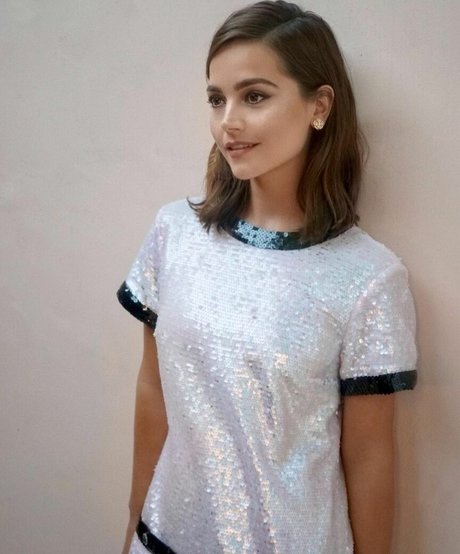 Jenna Louise Coleman actrice de nus images