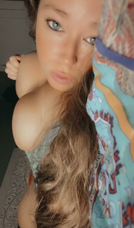 Ivy Mia star pornographique photo