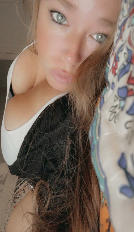 Ivy Mia modèle adulte galeries