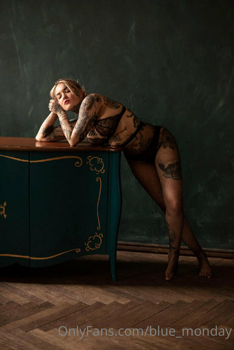 blue monday actrice libre images