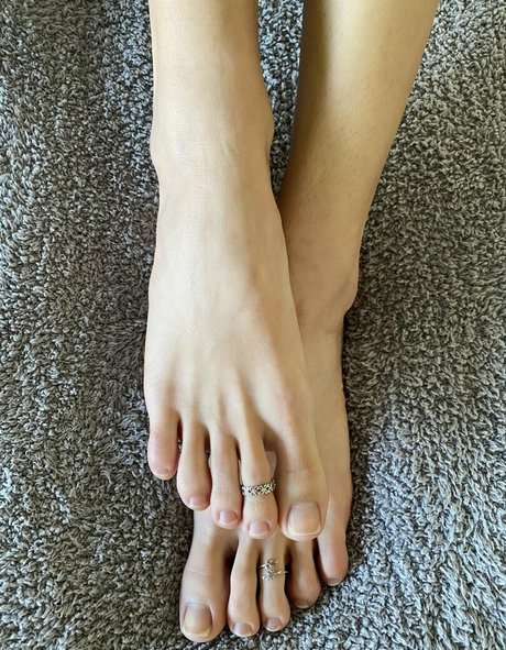 myposedtoes actrice adulte des photos