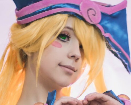 Megumi Koneko star du porno image