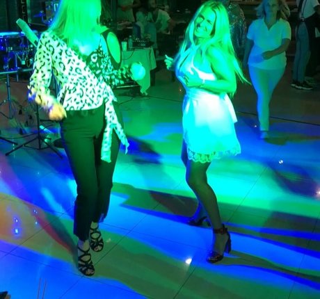 Oksana Mishyna modèle de haute qualité galeries