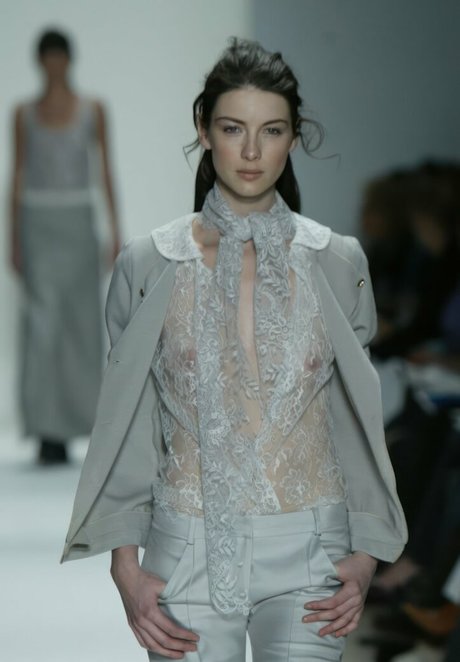 Caitriona Balfe actrice sexy image