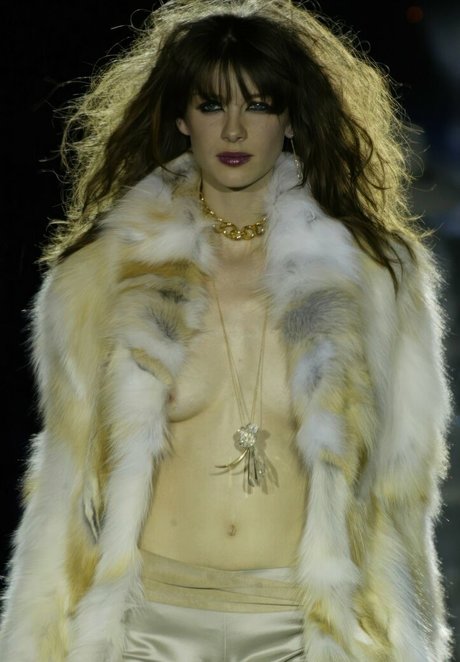 Caitriona Balfe actrice érotique photo